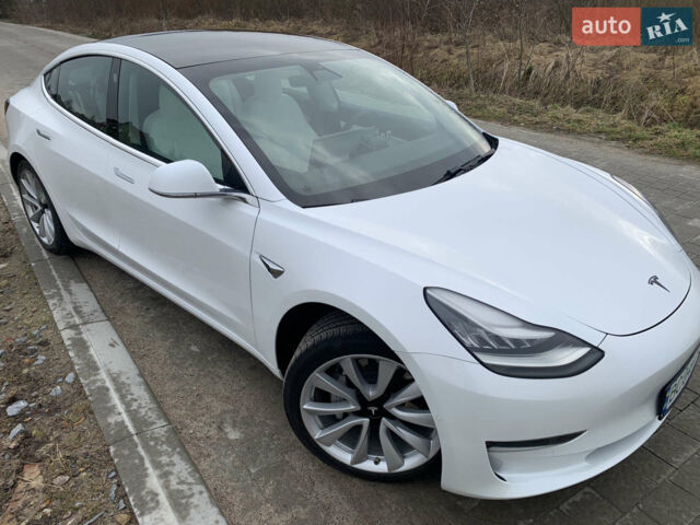 Белый Тесла Модель 3, объемом двигателя 0 л и пробегом 97 тыс. км за 16900 $, фото 6 на Automoto.ua
