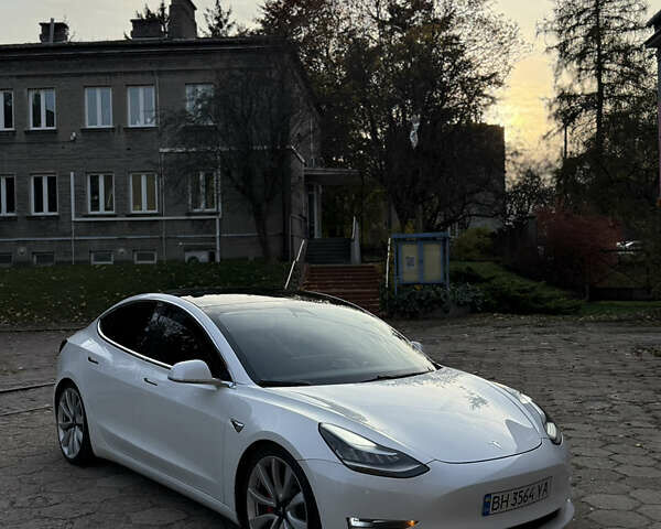 Белый Тесла Модель 3, объемом двигателя 0 л и пробегом 121 тыс. км за 19400 $, фото 5 на Automoto.ua