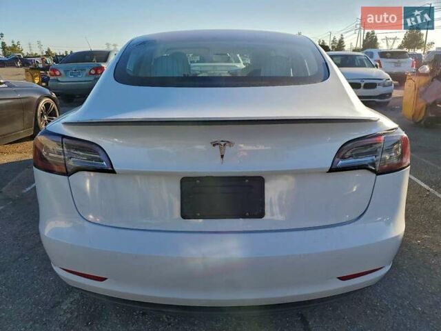 Белый Тесла Модель 3, объемом двигателя 0 л и пробегом 85 тыс. км за 6400 $, фото 5 на Automoto.ua