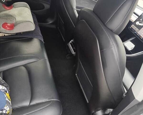 Білий Тесла Модель 3, об'ємом двигуна 0 л та пробігом 151 тис. км за 17300 $, фото 21 на Automoto.ua