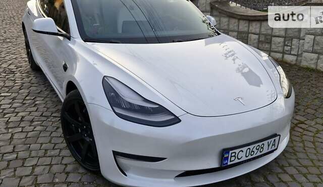 Белый Тесла Модель 3, объемом двигателя 0 л и пробегом 75 тыс. км за 25799 $, фото 11 на Automoto.ua