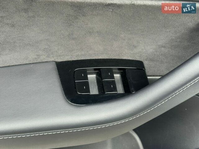 Білий Тесла Модель 3, об'ємом двигуна 0 л та пробігом 45 тис. км за 15900 $, фото 13 на Automoto.ua