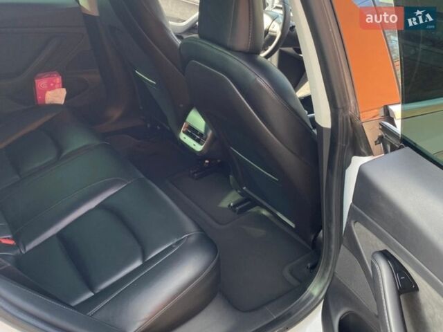 Белый Тесла Модель 3, объемом двигателя 0 л и пробегом 98 тыс. км за 17400 $, фото 8 на Automoto.ua