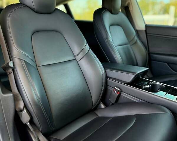 Белый Тесла Модель 3, объемом двигателя 0 л и пробегом 78 тыс. км за 20999 $, фото 29 на Automoto.ua