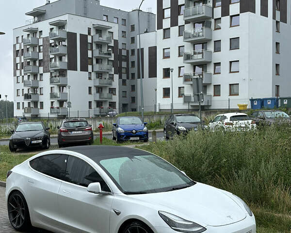 Белый Тесла Модель 3, объемом двигателя 0 л и пробегом 119 тыс. км за 20499 $, фото 29 на Automoto.ua