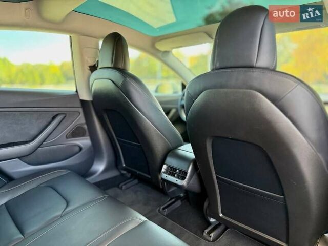 Белый Тесла Модель 3, объемом двигателя 0 л и пробегом 78 тыс. км за 20999 $, фото 18 на Automoto.ua