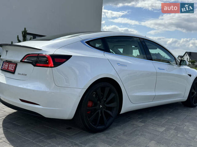 Белый Тесла Модель 3, объемом двигателя 0 л и пробегом 107 тыс. км за 19500 $, фото 8 на Automoto.ua