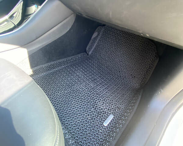 Белый Тесла Модель 3, объемом двигателя 0 л и пробегом 117 тыс. км за 21900 $, фото 12 на Automoto.ua