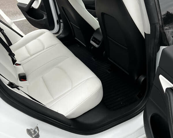 Білий Тесла Модель 3, об'ємом двигуна 0 л та пробігом 139 тис. км за 18900 $, фото 14 на Automoto.ua