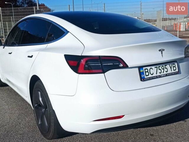 Белый Тесла Модель 3, объемом двигателя 0 л и пробегом 80 тыс. км за 19000 $, фото 12 на Automoto.ua