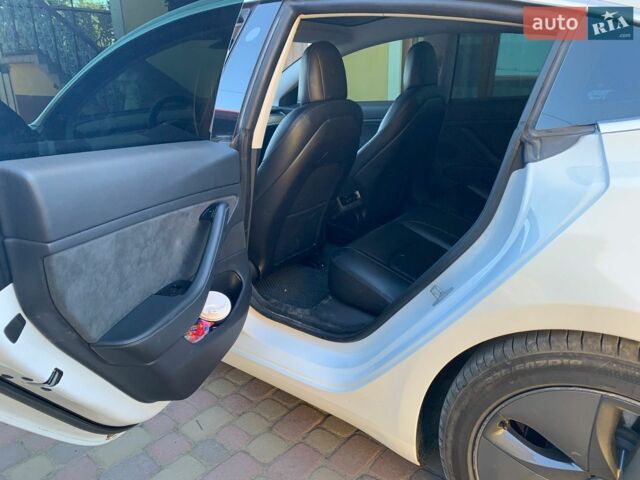Белый Тесла Модель 3, объемом двигателя 0 л и пробегом 235 тыс. км за 16200 $, фото 12 на Automoto.ua