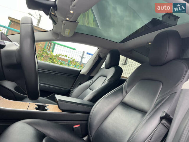 Белый Тесла Модель 3, объемом двигателя 0 л и пробегом 92 тыс. км за 19950 $, фото 11 на Automoto.ua