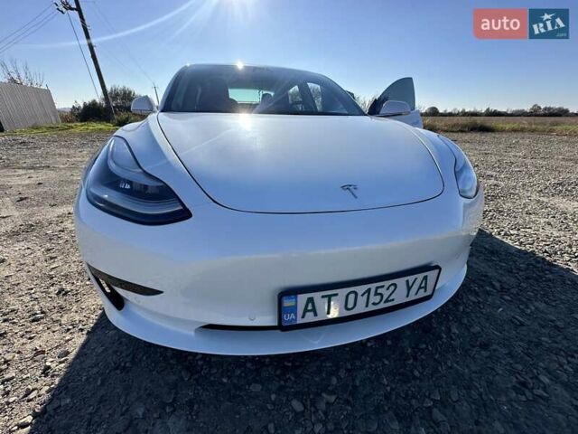 Білий Тесла Модель 3, об'ємом двигуна 0 л та пробігом 90 тис. км за 17500 $, фото 1 на Automoto.ua