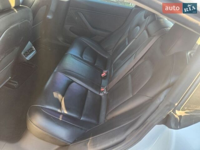 Белый Тесла Модель 3, объемом двигателя 0 л и пробегом 183 тыс. км за 15250 $, фото 31 на Automoto.ua