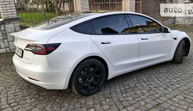 Белый Тесла Модель 3, объемом двигателя 0 л и пробегом 75 тыс. км за 25799 $, фото 14 на Automoto.ua