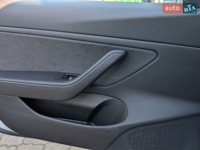 Белый Тесла Модель 3, объемом двигателя 0 л и пробегом 120 тыс. км за 19800 $, фото 28 на Automoto.ua