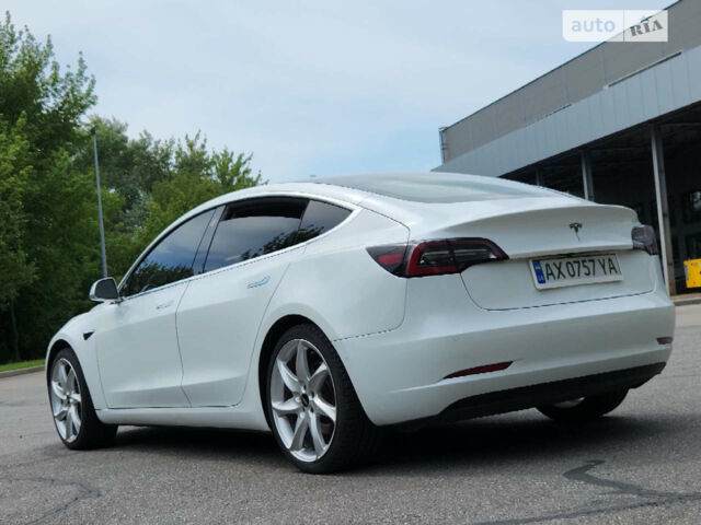 Белый Тесла Модель 3, объемом двигателя 0 л и пробегом 135 тыс. км за 16900 $, фото 12 на Automoto.ua