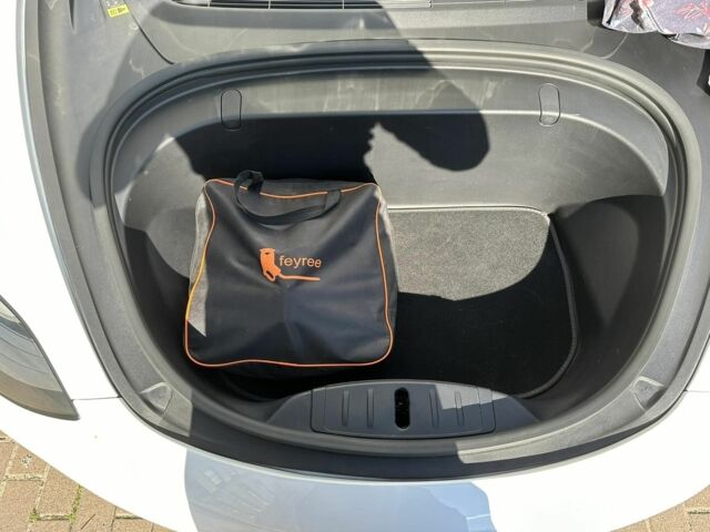 Білий Тесла Модель 3, об'ємом двигуна 0 л та пробігом 124 тис. км за 18300 $, фото 4 на Automoto.ua