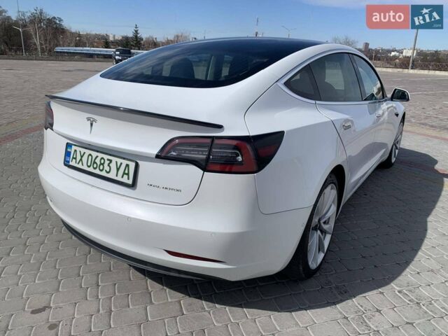 Белый Тесла Модель 3, объемом двигателя 0 л и пробегом 167 тыс. км за 25500 $, фото 12 на Automoto.ua