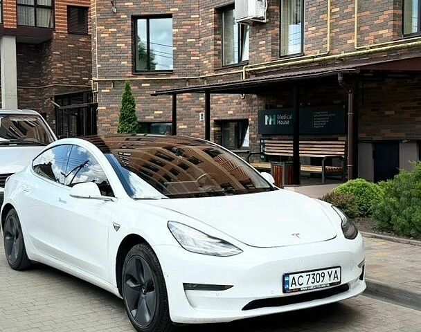 Білий Тесла Модель 3, об'ємом двигуна 0 л та пробігом 172 тис. км за 13500 $, фото 1 на Automoto.ua