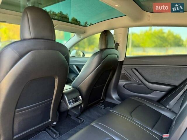 Белый Тесла Модель 3, объемом двигателя 0 л и пробегом 78 тыс. км за 20999 $, фото 15 на Automoto.ua