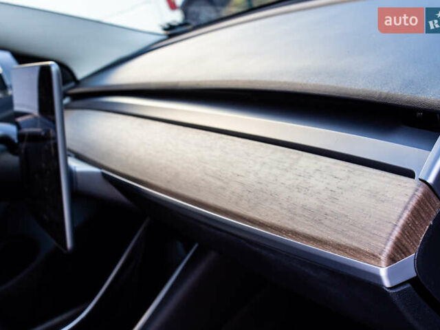 Белый Тесла Модель 3, объемом двигателя 0 л и пробегом 146 тыс. км за 17500 $, фото 32 на Automoto.ua