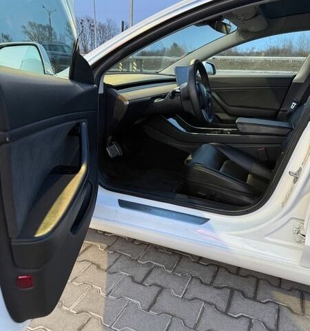 Білий Тесла Модель 3, об'ємом двигуна 0 л та пробігом 89 тис. км за 19500 $, фото 10 на Automoto.ua