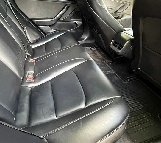 Белый Тесла Модель 3, объемом двигателя 0 л и пробегом 99 тыс. км за 15490 $, фото 9 на Automoto.ua