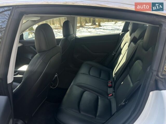 Білий Тесла Модель 3, об'ємом двигуна 0 л та пробігом 54 тис. км за 15000 $, фото 15 на Automoto.ua