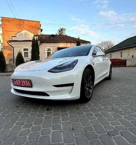 Белый Тесла Модель 3, объемом двигателя 0 л и пробегом 97 тыс. км за 19900 $, фото 1 на Automoto.ua