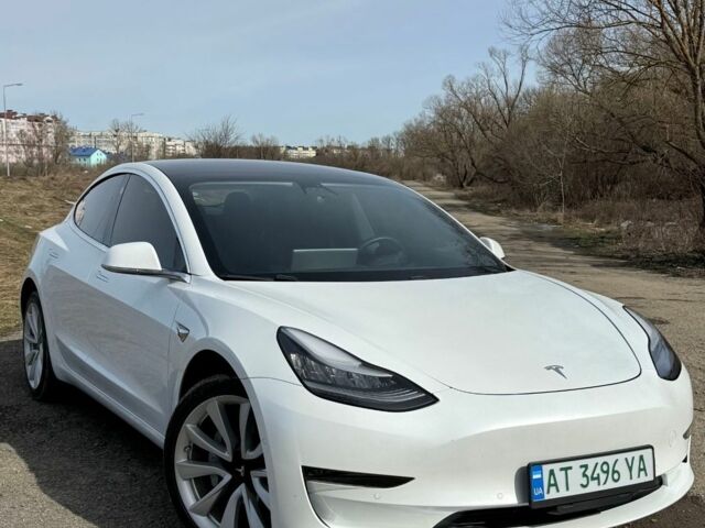 Білий Тесла Модель 3, об'ємом двигуна 0 л та пробігом 78 тис. км за 16600 $, фото 1 на Automoto.ua