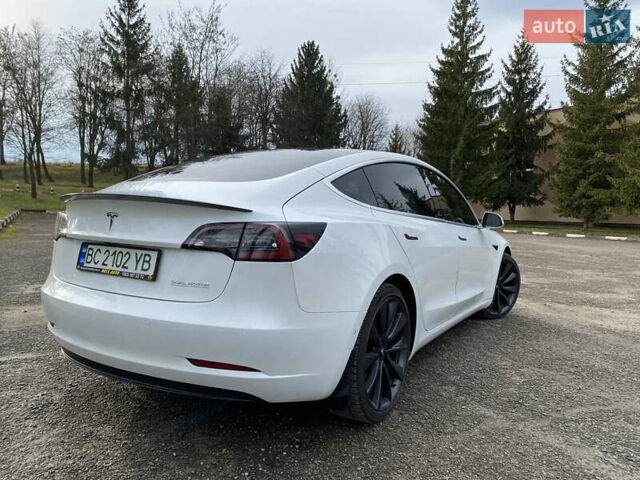 Белый Тесла Модель 3, объемом двигателя 0 л и пробегом 48 тыс. км за 19300 $, фото 6 на Automoto.ua