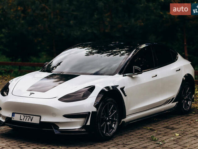 Белый Тесла Модель 3, объемом двигателя 0 л и пробегом 35 тыс. км за 17500 $, фото 9 на Automoto.ua