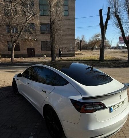 Білий Тесла Модель 3, об'ємом двигуна 0 л та пробігом 138 тис. км за 20500 $, фото 2 на Automoto.ua
