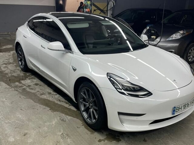 Белый Тесла Модель 3, объемом двигателя 0 л и пробегом 70 тыс. км за 17600 $, фото 3 на Automoto.ua