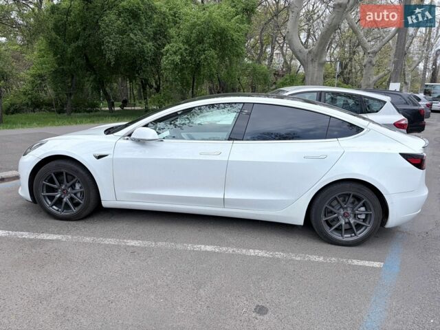 Белый Тесла Модель 3, объемом двигателя 0 л и пробегом 86 тыс. км за 16300 $, фото 2 на Automoto.ua