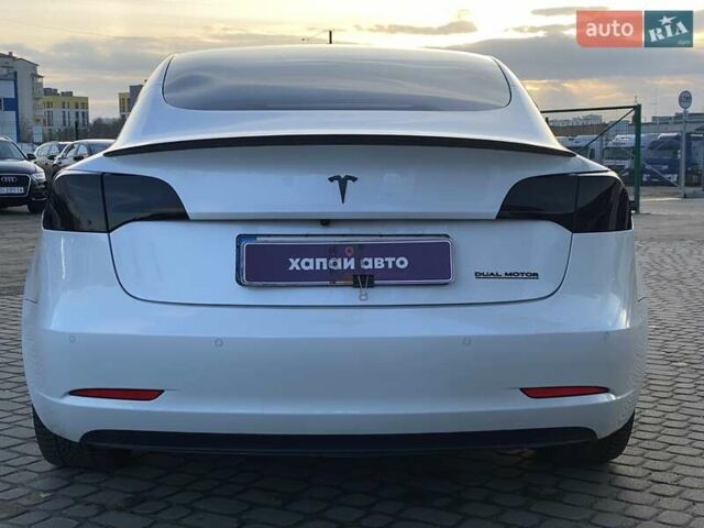 Белый Тесла Модель 3, объемом двигателя 0 л и пробегом 85 тыс. км за 18000 $, фото 11 на Automoto.ua