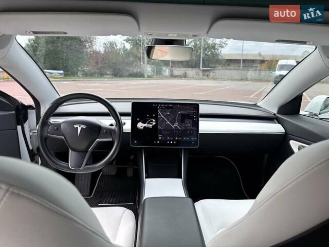Білий Тесла Модель 3, об'ємом двигуна 0 л та пробігом 80 тис. км за 16999 $, фото 8 на Automoto.ua