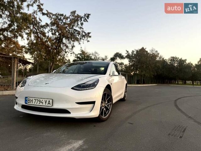 Белый Тесла Модель 3, объемом двигателя 0 л и пробегом 148 тыс. км за 16700 $, фото 4 на Automoto.ua