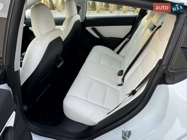 Белый Тесла Модель 3, объемом двигателя 0 л и пробегом 107 тыс. км за 19500 $, фото 30 на Automoto.ua