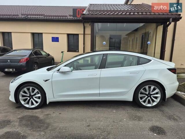 Білий Тесла Модель 3, об'ємом двигуна 0 л та пробігом 85 тис. км за 12000 $, фото 2 на Automoto.ua