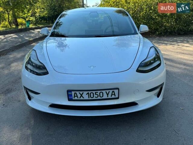 Белый Тесла Модель 3, объемом двигателя 0 л и пробегом 12 тыс. км за 18300 $, фото 13 на Automoto.ua