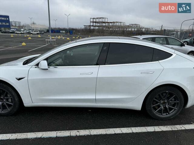 Белый Тесла Модель 3, объемом двигателя 0 л и пробегом 95 тыс. км за 15900 $, фото 7 на Automoto.ua