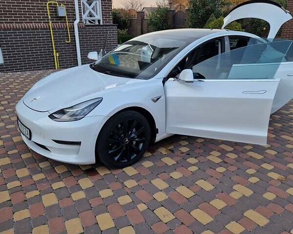 Белый Тесла Модель 3, объемом двигателя 0 л и пробегом 135 тыс. км за 20500 $, фото 15 на Automoto.ua