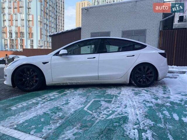 Белый Тесла Модель 3, объемом двигателя 0 л и пробегом 32 тыс. км за 32800 $, фото 7 на Automoto.ua