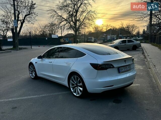 Белый Тесла Модель 3, объемом двигателя 0 л и пробегом 160 тыс. км за 19500 $, фото 1 на Automoto.ua
