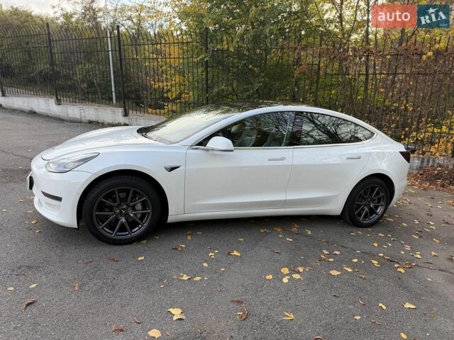 Білий Тесла Модель 3, об'ємом двигуна 0 л та пробігом 160 тис. км за 15500 $, фото 9 на Automoto.ua