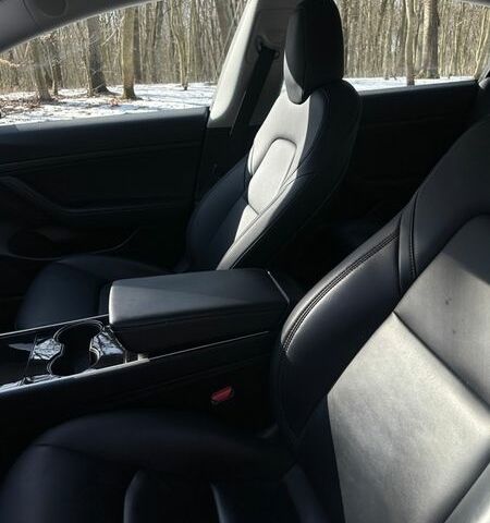 Білий Тесла Модель 3, об'ємом двигуна 0 л та пробігом 54 тис. км за 15000 $, фото 19 на Automoto.ua