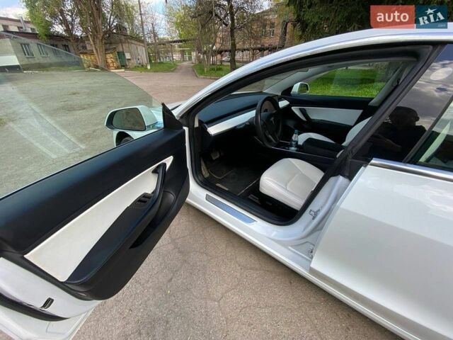 Белый Тесла Модель 3, объемом двигателя 0 л и пробегом 85 тыс. км за 14900 $, фото 8 на Automoto.ua