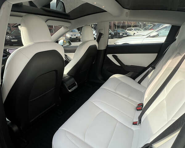 Білий Тесла Модель 3, об'ємом двигуна 0 л та пробігом 59 тис. км за 19200 $, фото 21 на Automoto.ua